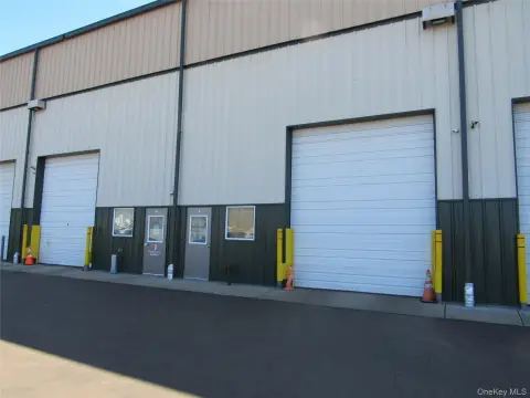 Riverhead Warehouse with Office Space
