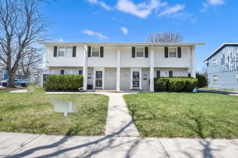 Updated Milwaukee Townhouse Duplex