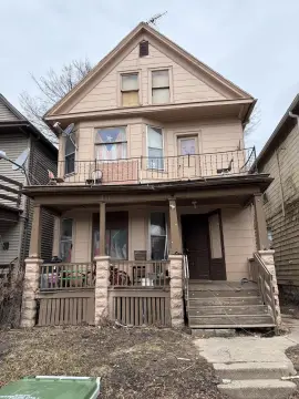 Milwaukee Duplex: Investment Opportunity