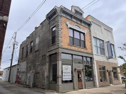 Mixed-Use Property with Apartment