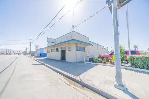 Retail Property with Yard Area