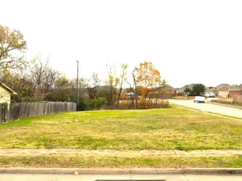 Residential Land in Dallas, TX