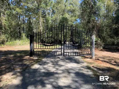Unrestricted Land With Improvements