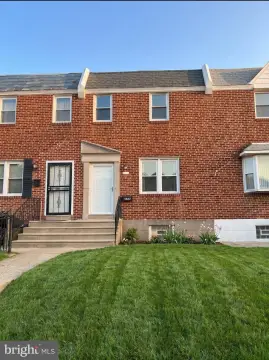 Well-Maintained Duplex in Philadelphia