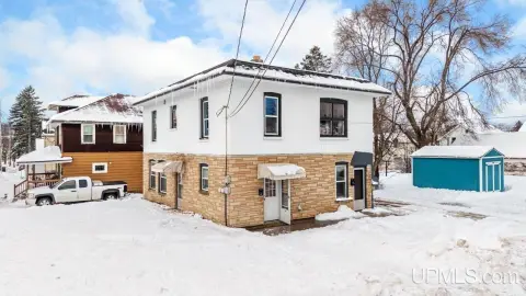 Spacious Duplex on Corner Lot