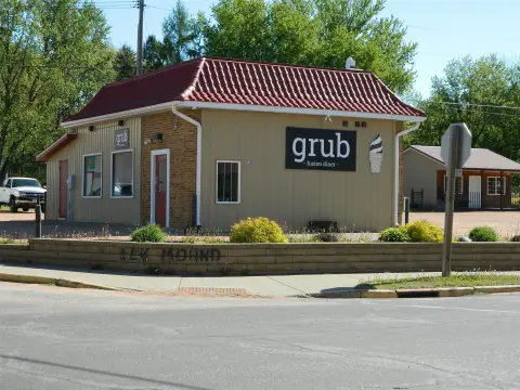 Commercial Building in Elk Mound