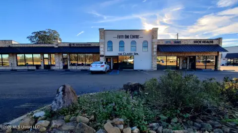 Retail Space on Highway 51