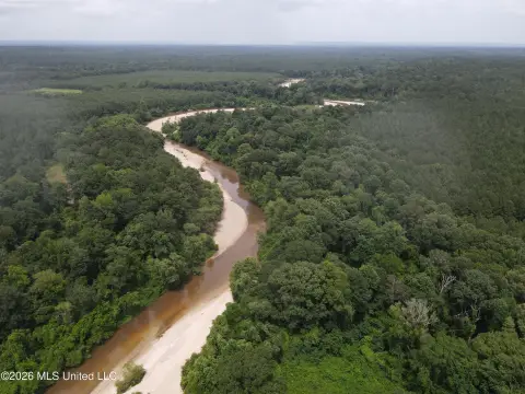 Farmland and Timber Tract with River Access