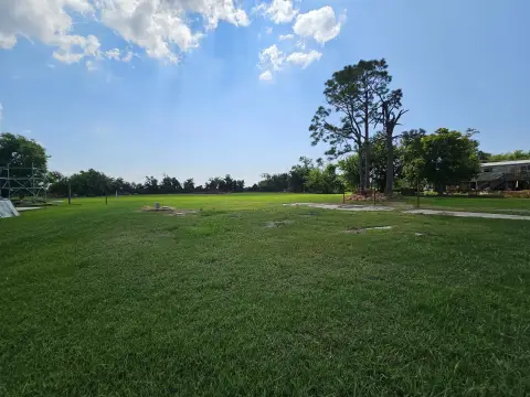 Waterfront Land With Batture Access