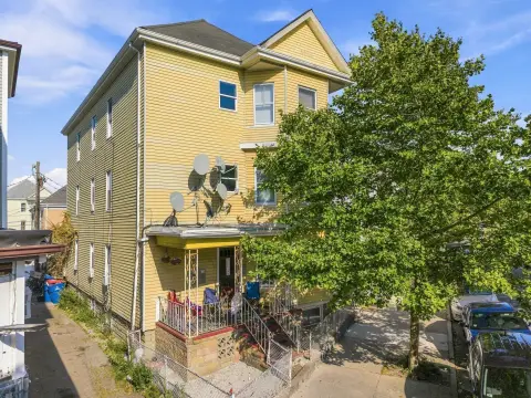 MUB-Zoned Triplex