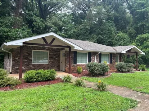 Renovated Four-Sided Brick Duplex