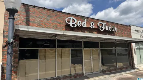 Mixed-Use Property on Highway 31