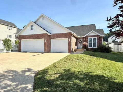 Well-Maintained Duplex with Garage