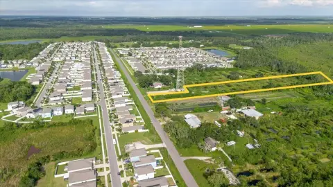 Versatile Land Parcel in Wimauma