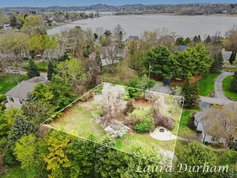 Land in Waterfront Community