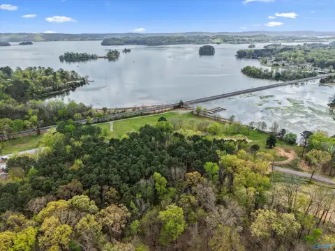 Waterfront Land in Guntersville, AL