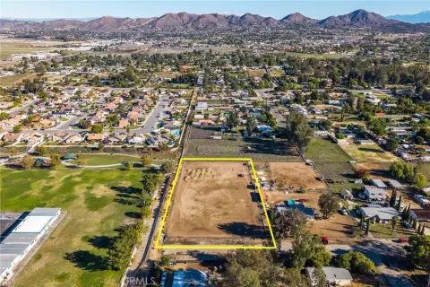 Wildomar Acreage: Residential Rural Opportunity
