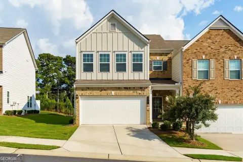 3-Bedroom Townhome with Private Outdoor Space