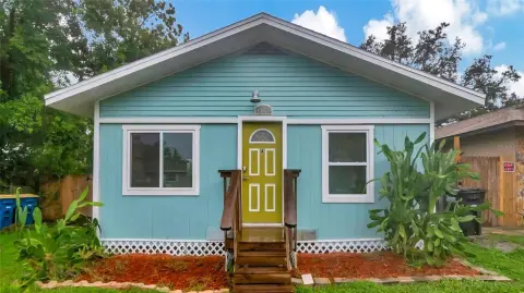 Turnkey Duplex with Detached Cottage