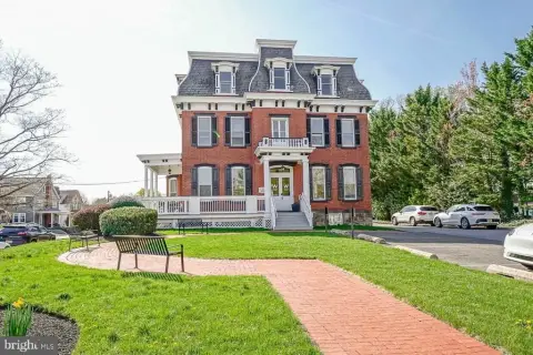 Mixed-Use Commercial Building