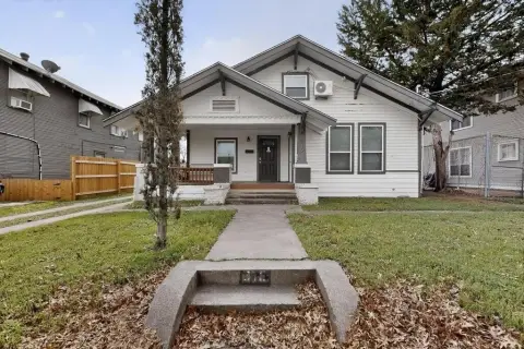 Spacious Duplex Near Bishop Arts