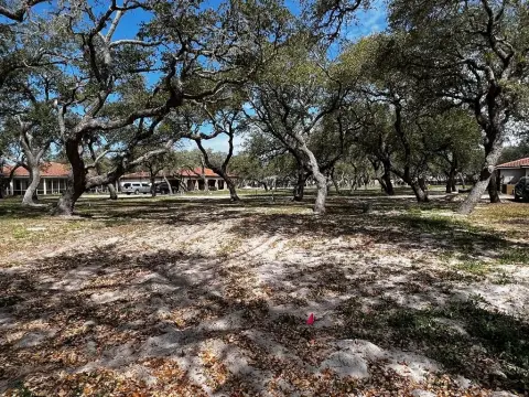 Residential Lot in Royal Oaks