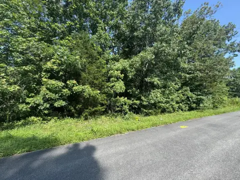 Residential Lot in Woodland Acres