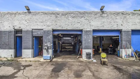Detroit Auto Repair Facility