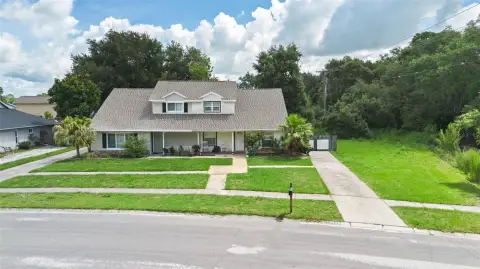 Half Duplex with Screened Pool