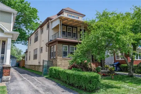 Traditional Upper/Lower Duplex