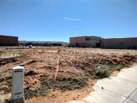 Spacious Lot in The Retreat