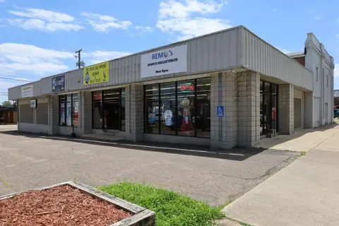 Mixed-Use Property with Loading Dock