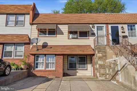 Versatile Duplex Investment Opportunity