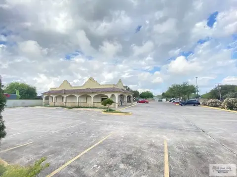 Apartment Building with 7 Rental Units