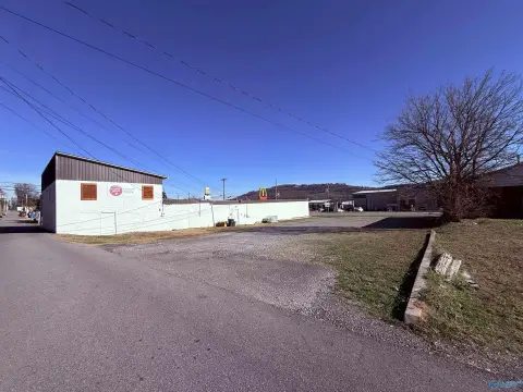 Guntersville Commercial Corner Lot