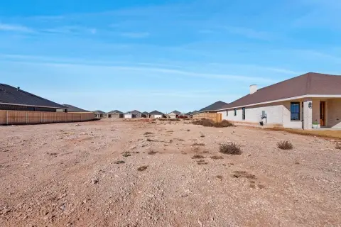 Residential Land in Midland, TX