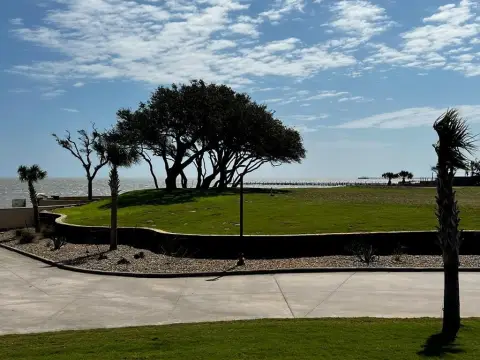 Waterfront Residential Lot in Fulton