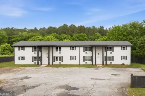 Eight-Unit Apartment Building