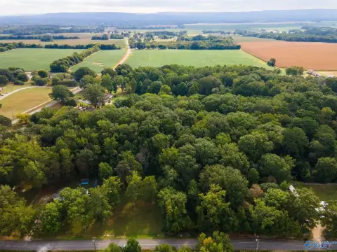 Unrestricted Land in New Market