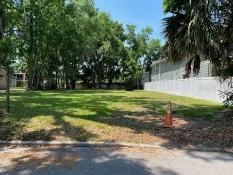 Vacant Land in Quiet Orlando Neighborhood