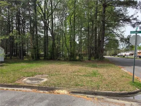 Residential Corner Lot in Franklin