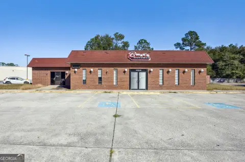 Restaurant-Ready Commercial Building