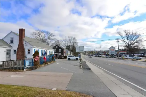 Conventional Restaurant with Parking