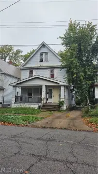 Duplex with Two-Level Upper Unit