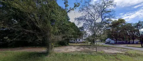 Residential City Lot in Selma