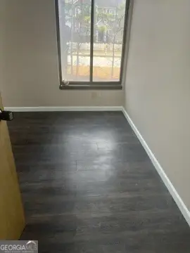 Office Unit with 24-Hour Access