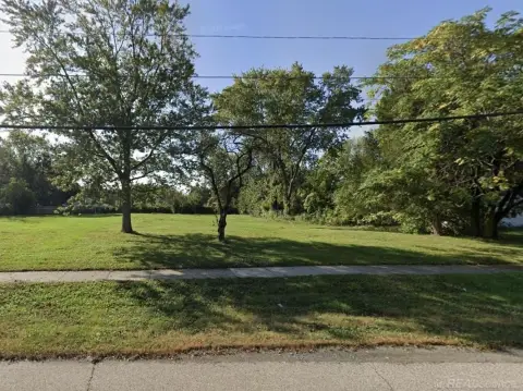 Residential Land in Warren, MI
