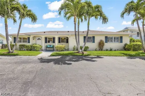 Gulf-Access Duplex with Solar Pool