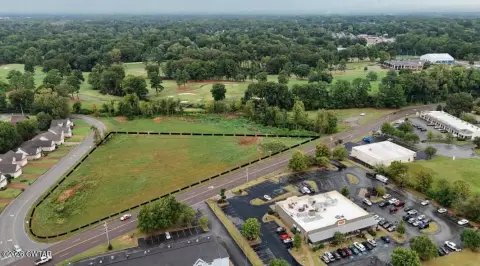 Prime Commercial Land on Vann