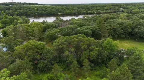 Land with Untouched Acreage Border